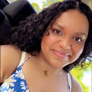 Meet Your Posher, Cierra 💜